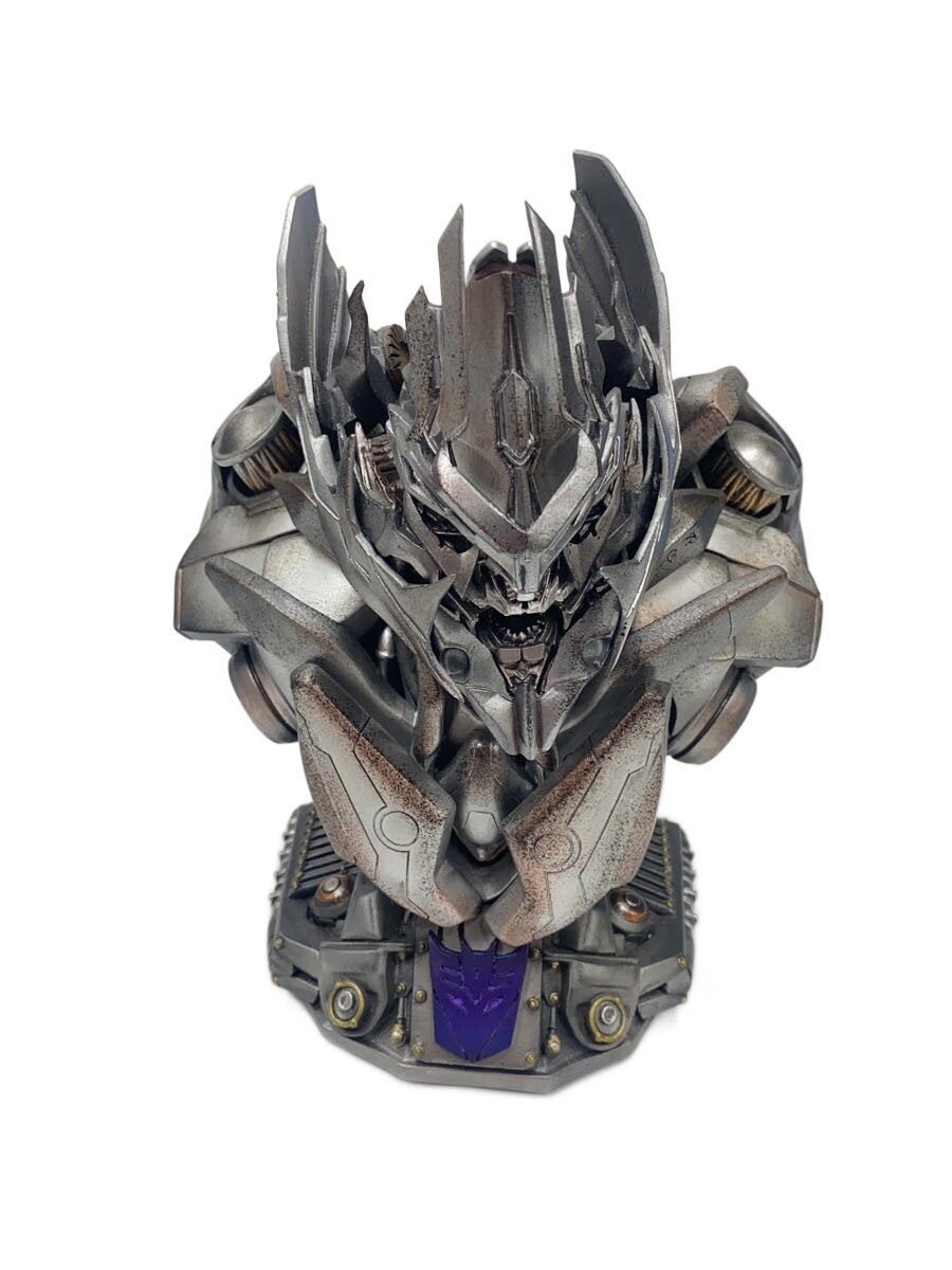 TAKARA TOMY Figure