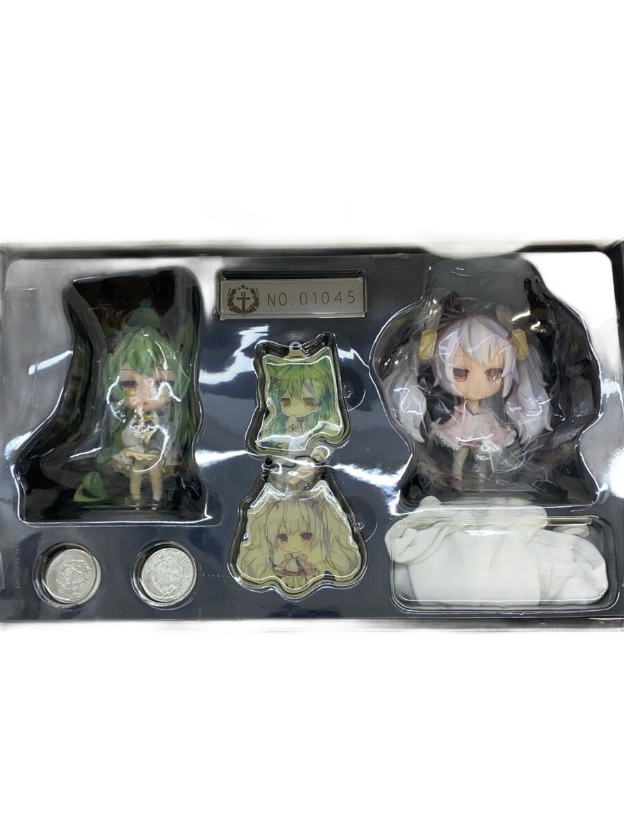 Other Brand Game Figures (2 Figures + 2 Keychains)