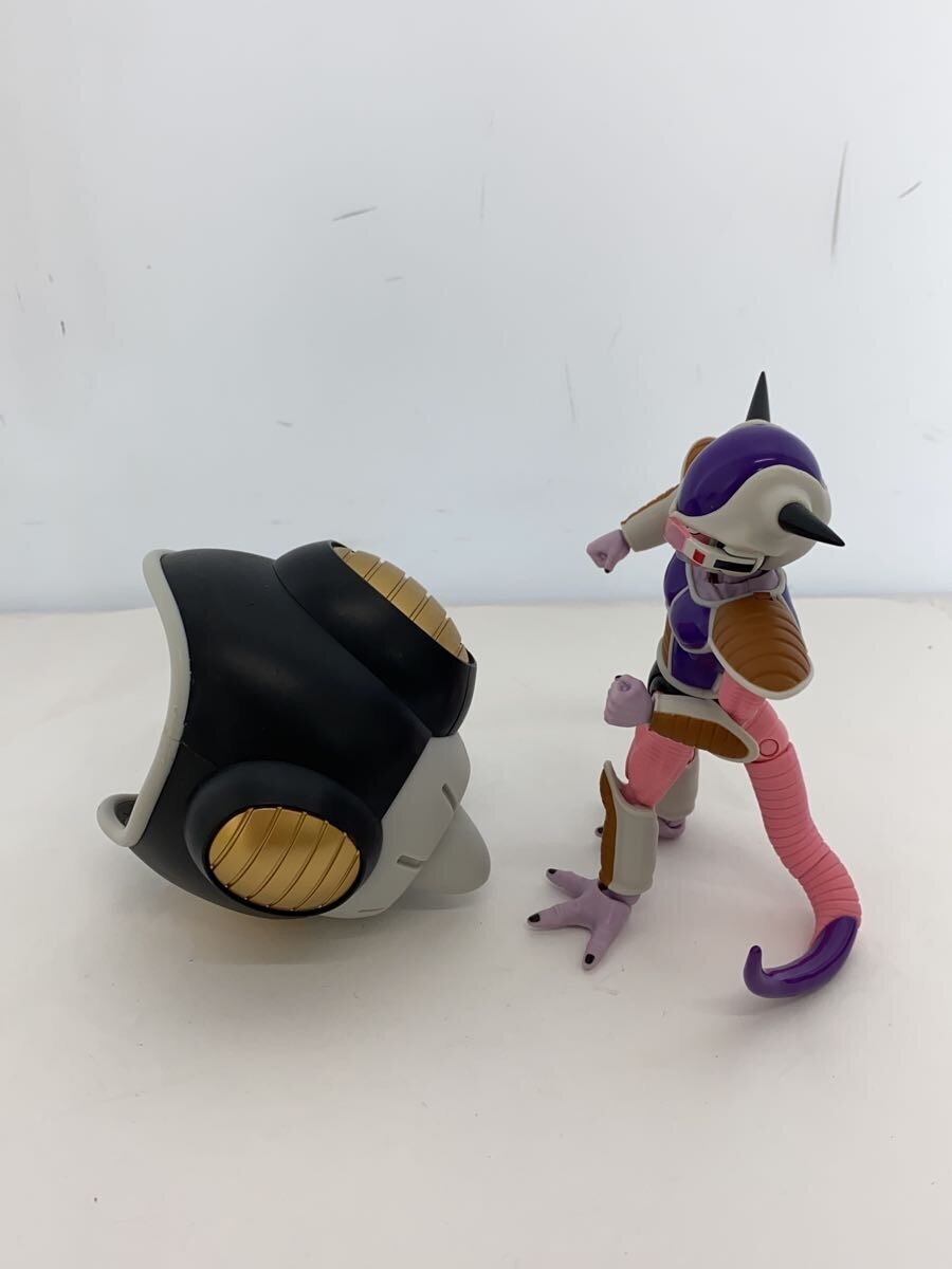 BANDAI SPIRITS Dragon Ball Z Frieza First Form & Frieza Pod