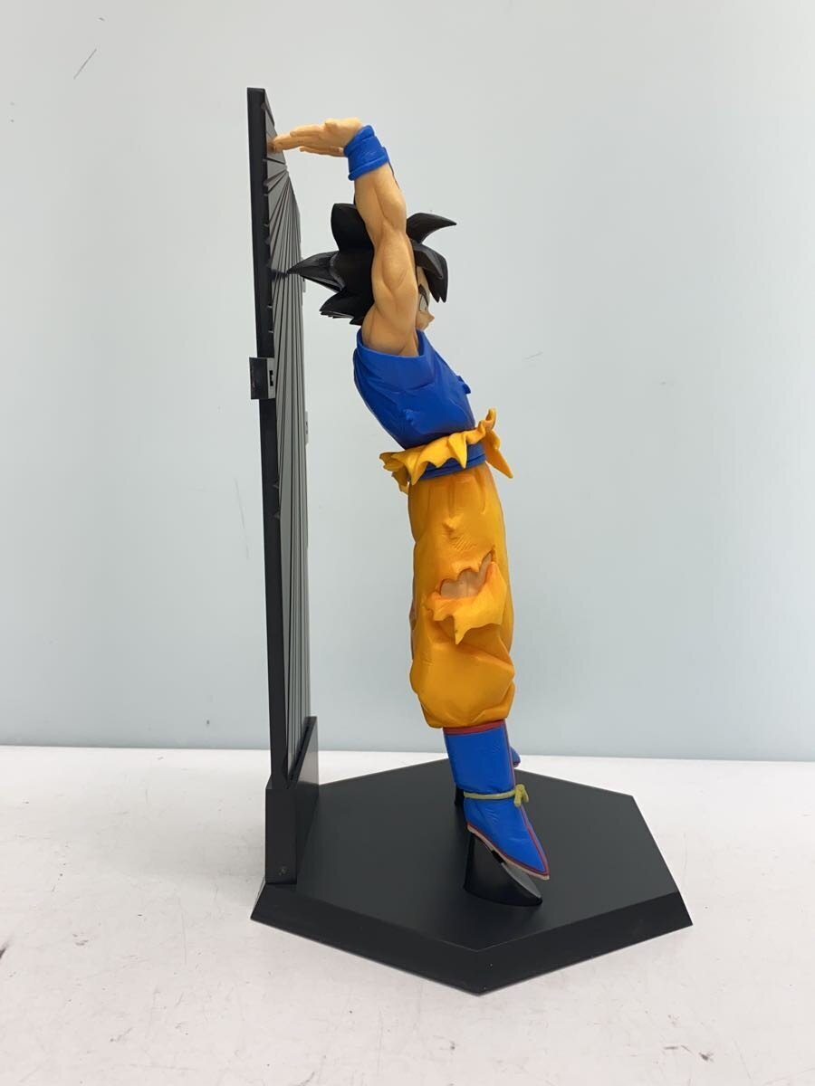 BANDAI SPIRITS 40th Anniversary Son Goku Figure - Comic & Anime
