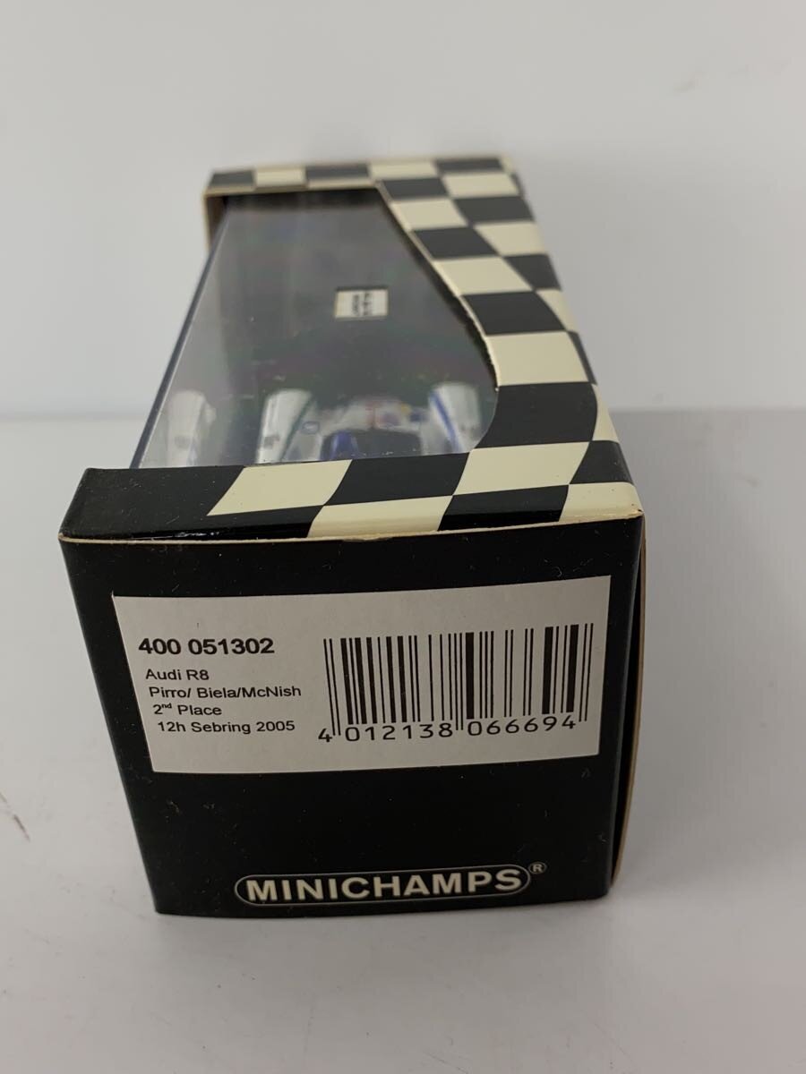 MINICHAMPS Die-cast Car (White) 400 051302