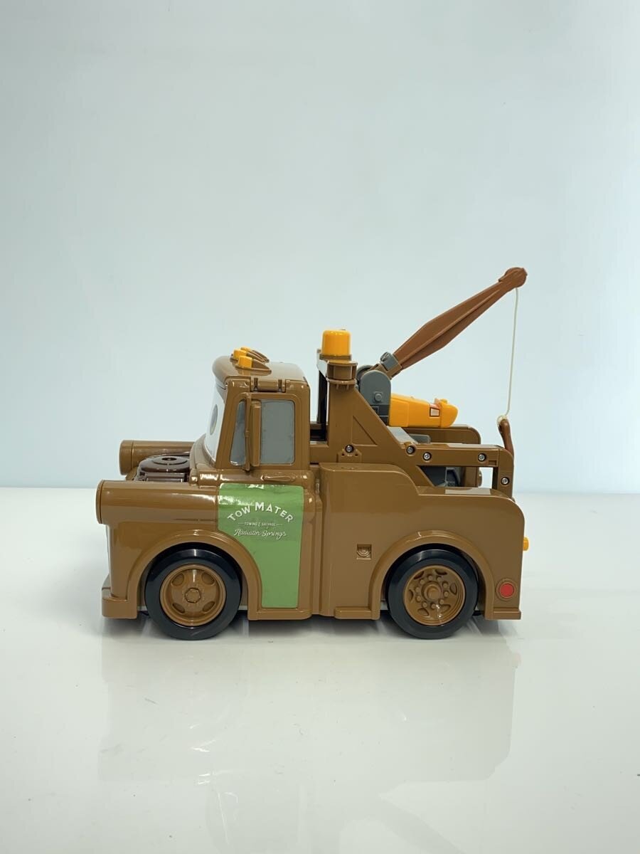 TAKARA TOMY Cars: Mater (Transforms into Base)