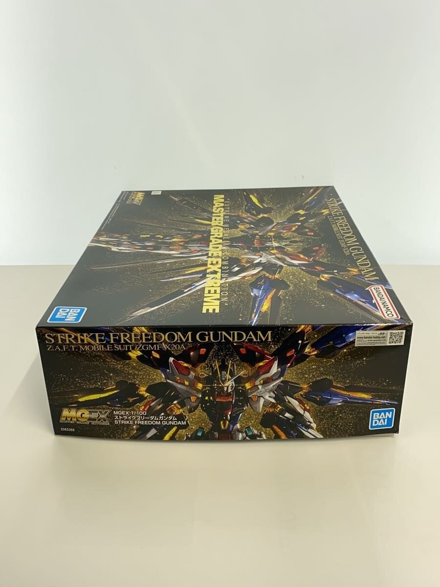 BANDAI MGEX 1/100 Strike Freedom Gundam ZGMF-X20A (Mobile Suit Gundam SEED Destiny)