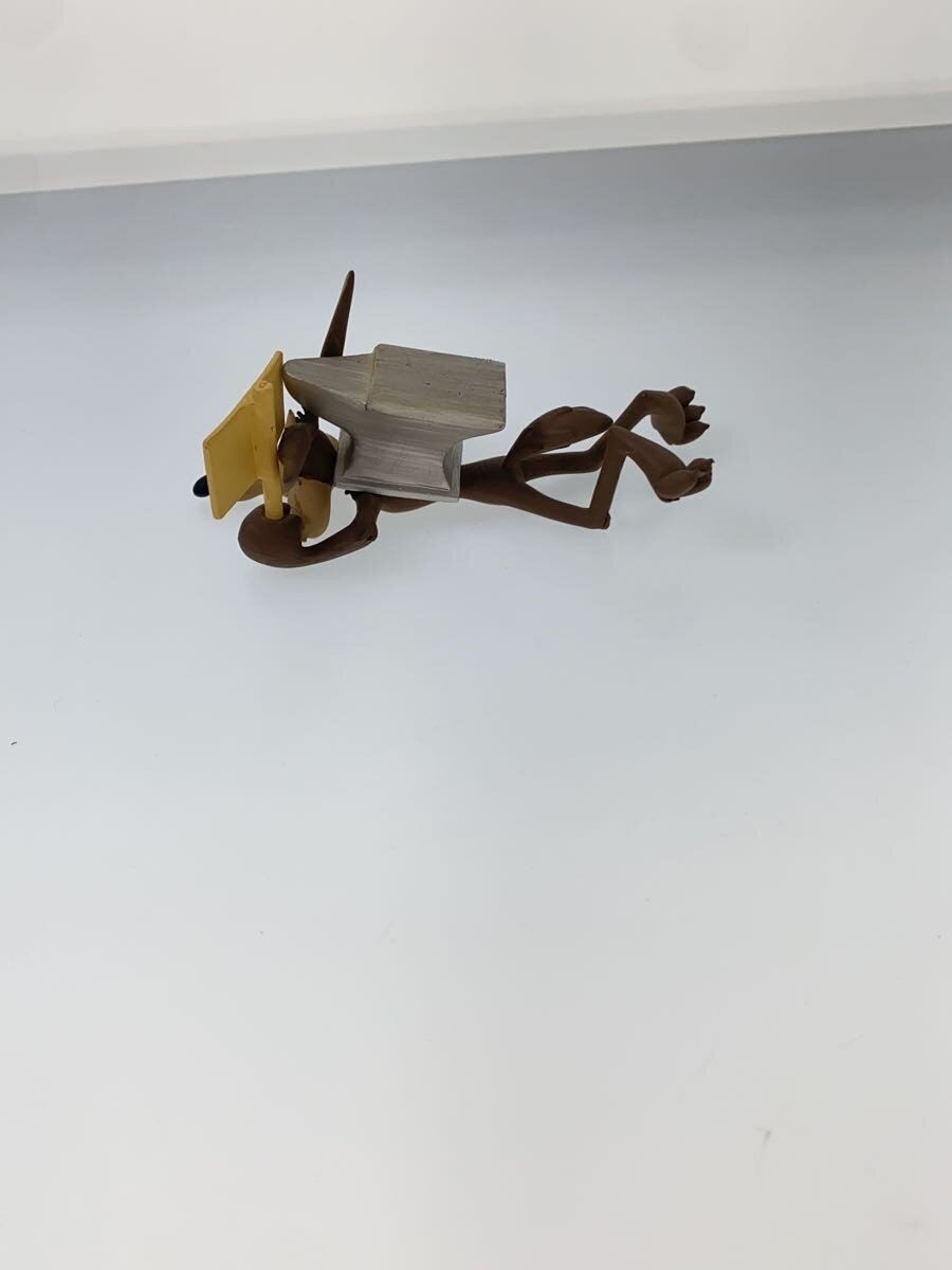 Other Brand Coyote Figure