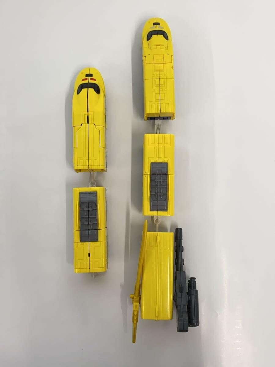 TAKARA TOMY Shinkalion Z Doctor Yellow (Shinkansen Transforming Robot)