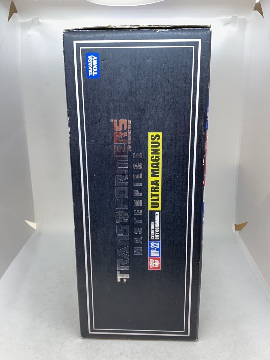TAKARA TOMY TRANSFORMERS Masterpiece Ultra Magnus MP-22 Figure