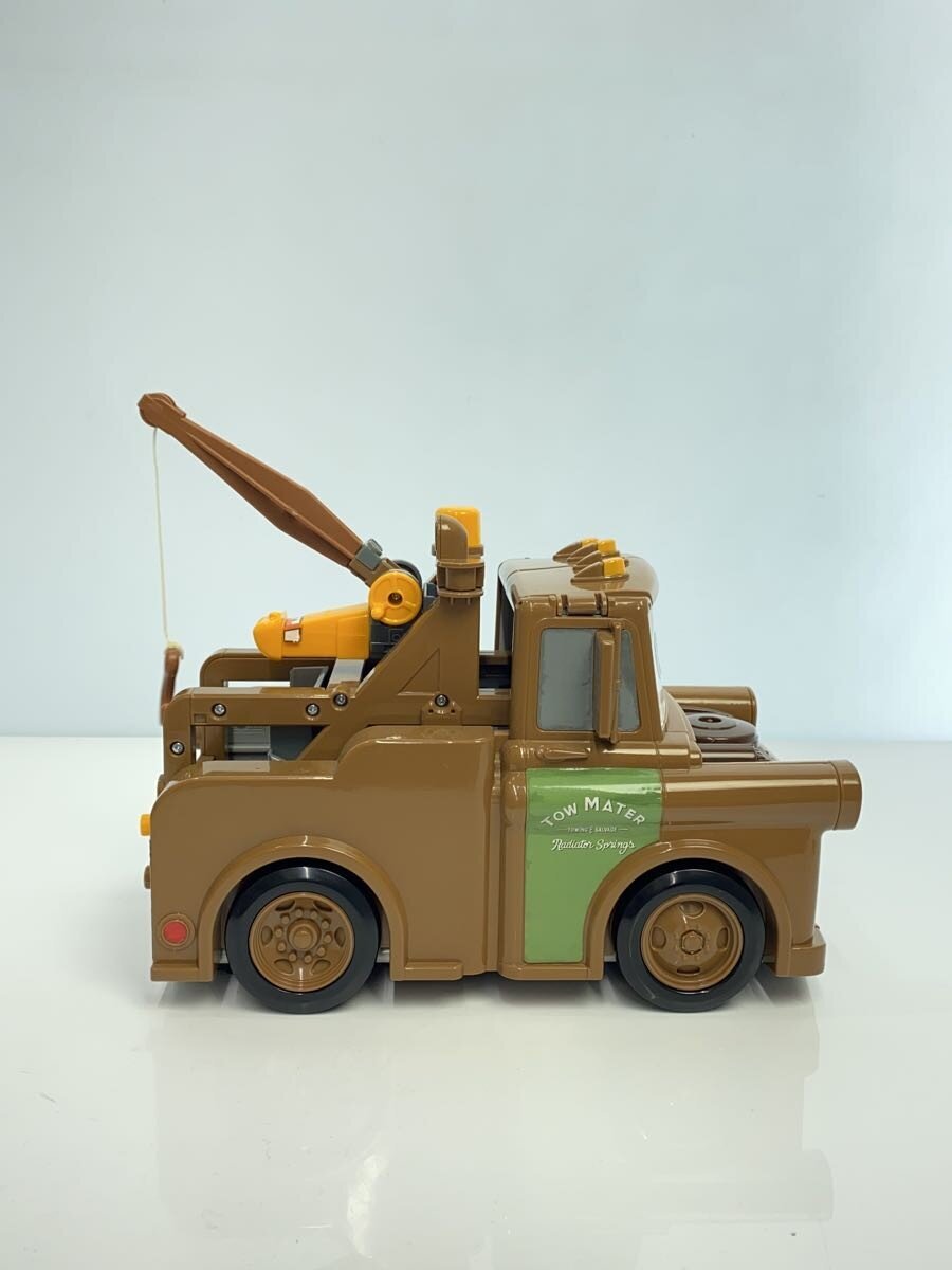 TAKARA TOMY Cars: Mater (Transforms into Base)