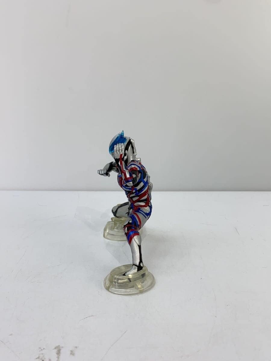 BANDAI Ultimate Luminus Premium Ultraman Blazer
