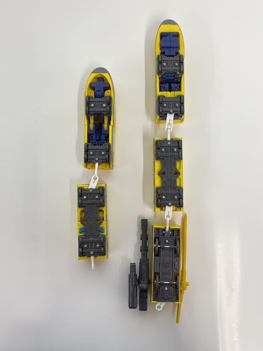TAKARA TOMY Shinkalion Z Doctor Yellow (Shinkansen Transforming Robot)