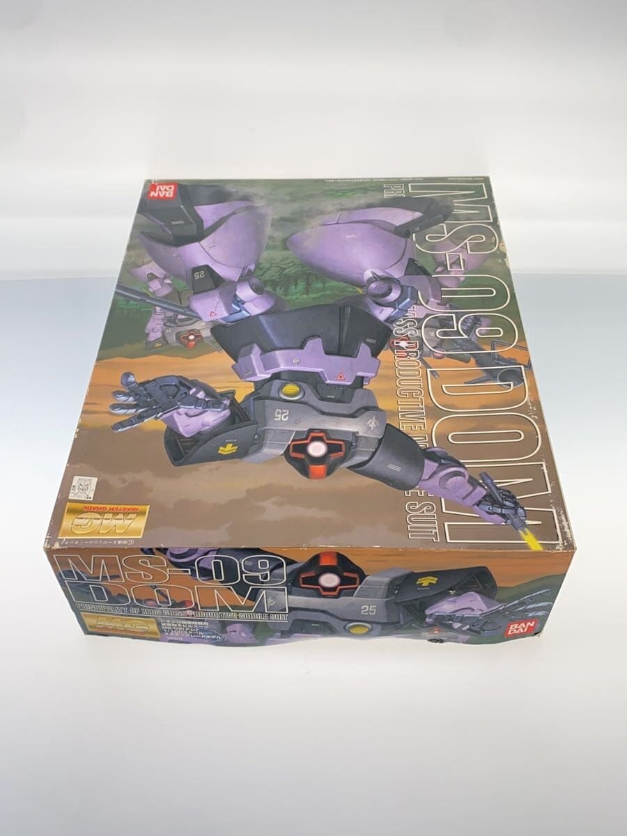BANDAI Gunpla MG 1/100 MS-09 Dom (0072576)