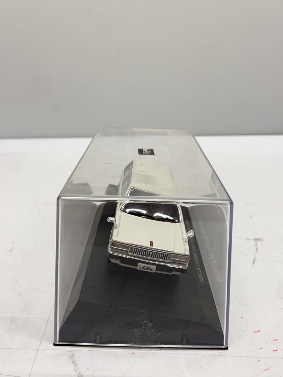DISM Y30 Cedric Van Late Model V20E Deluxe Woody Side Panel Mini Car