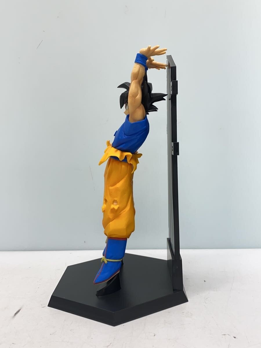 BANDAI SPIRITS 40th Anniversary Son Goku Figure - Comic & Anime