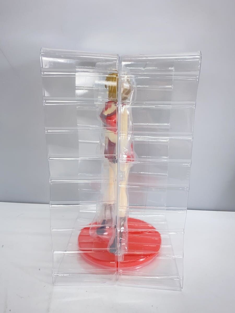 FURYU Figure