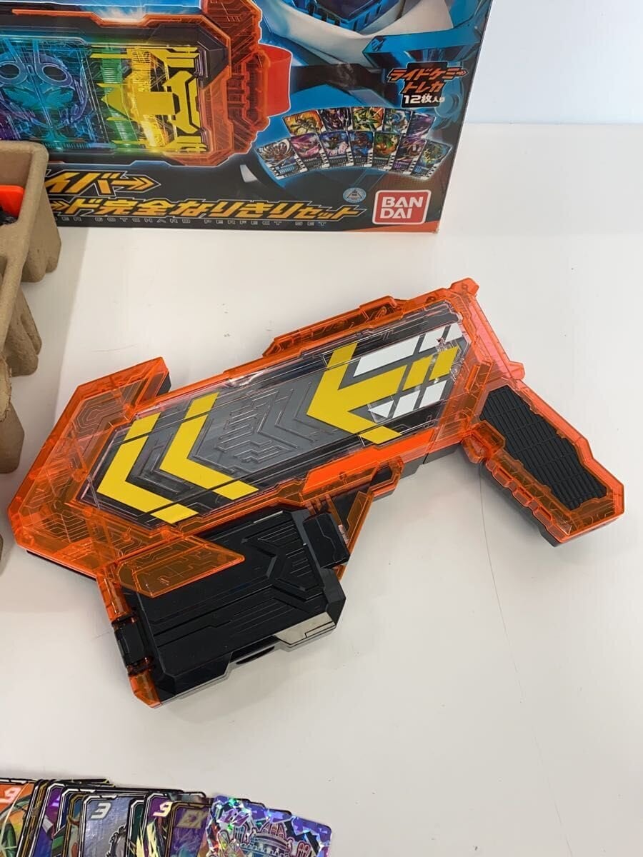 BANDAI Kamen Rider Gatchard Transformation Belt Complete Roleplay Set (2693540) — 48 Cards