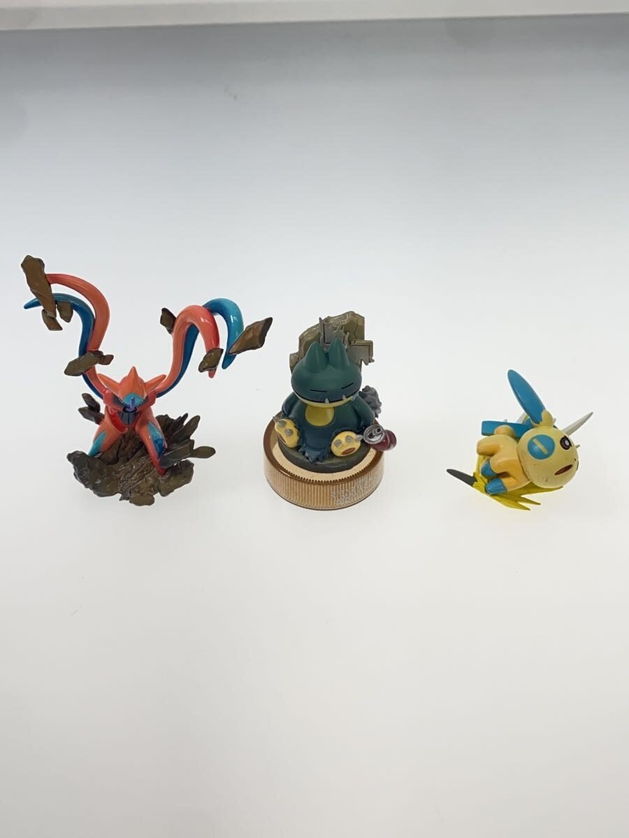 Assorted Pokémon Goods (Various Brands)