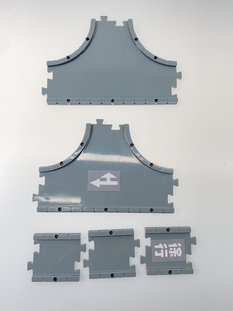 TAKARA TOMY Tomica Town Town Road Set (parts missing)