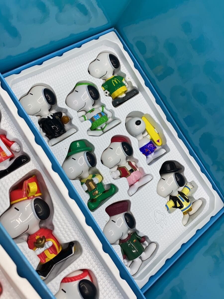 Other Brand Snoopy World Tour Collection Figure