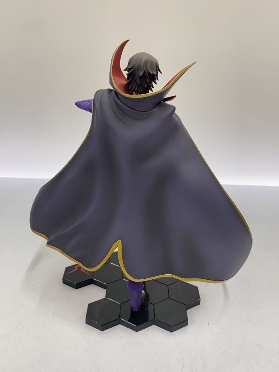 Mega House Figure