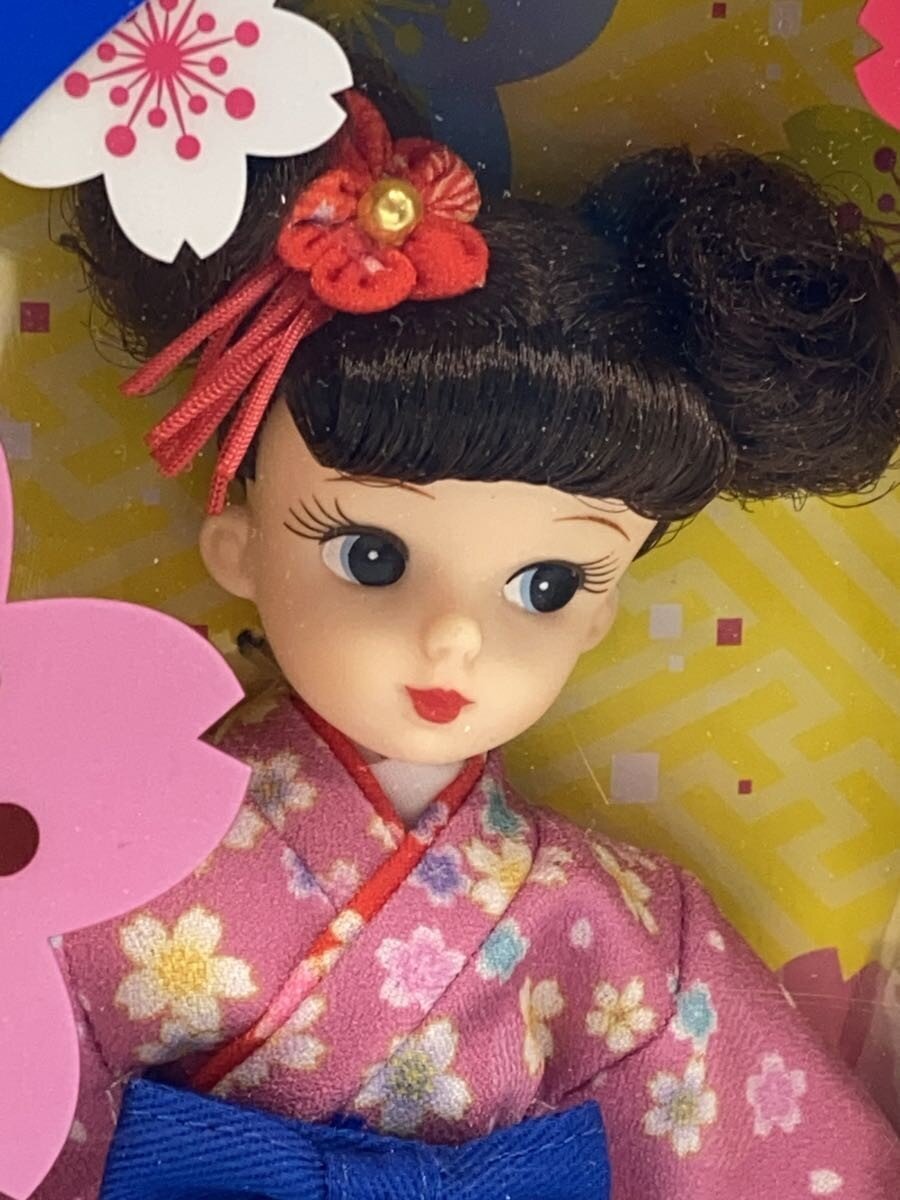 TAKARA TOMY Girl Doll