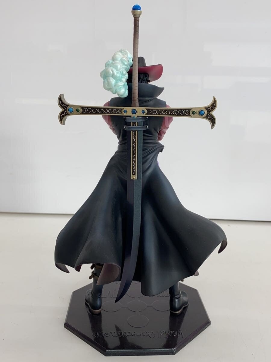 Mega House One Piece POP ver.2 Dracule Mihawk Figure