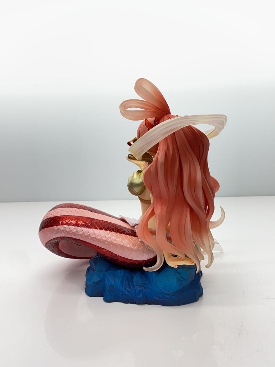 Mega House Figure (Comic & Anime)