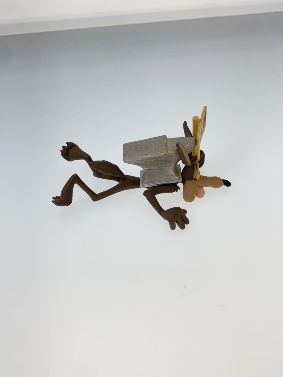 Other Brand Coyote Figure
