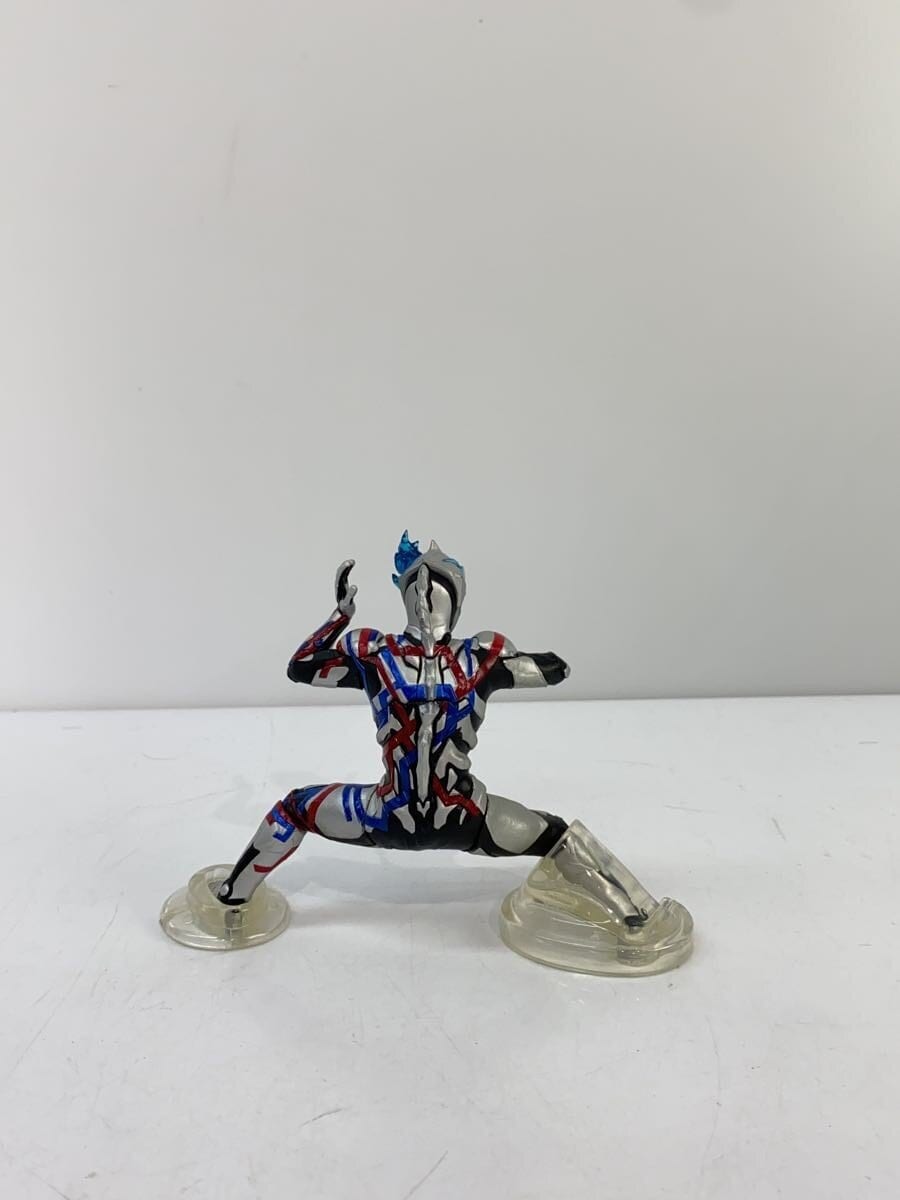 BANDAI Ultimate Luminus Premium Ultraman Blazer