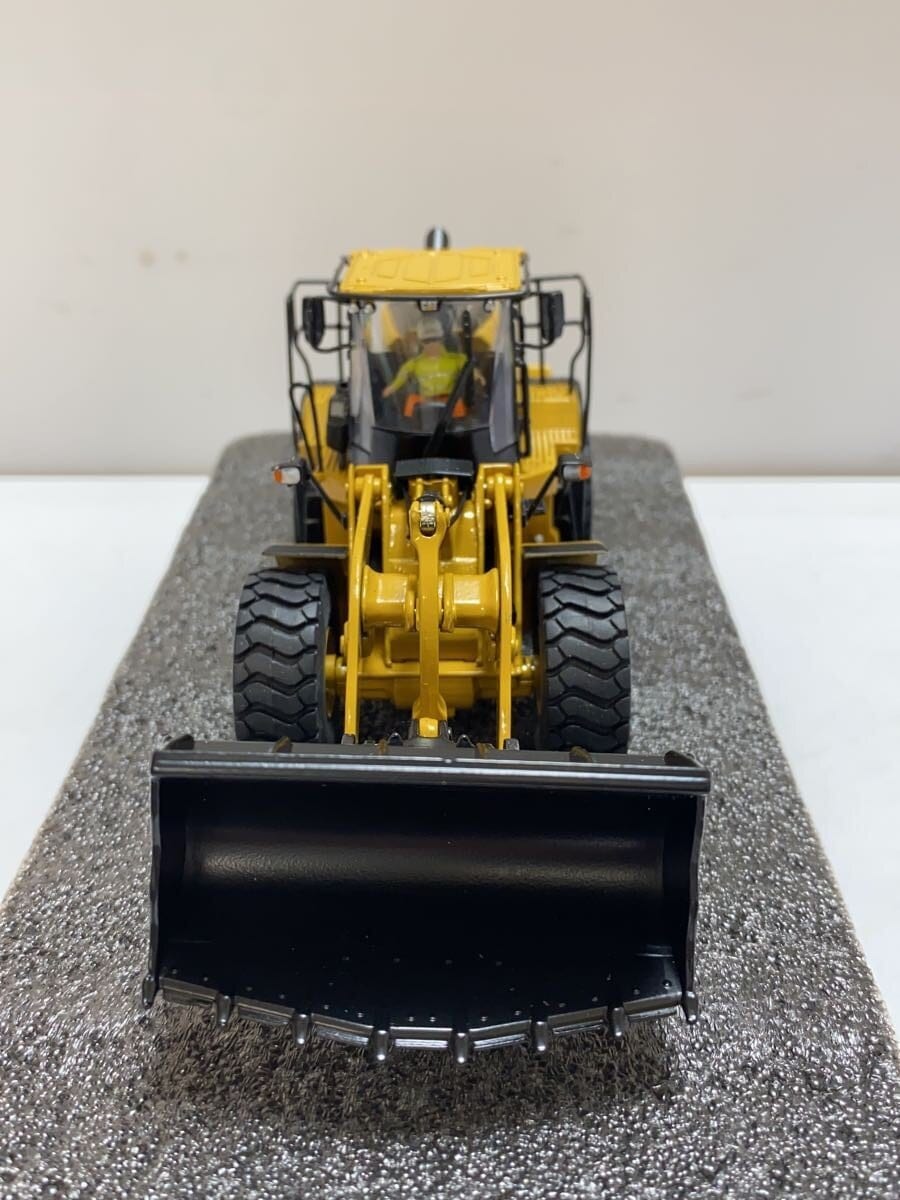 Other Brand DIECAST MASTER 1:50 972M Wheel Loader 85927 Diecast Model