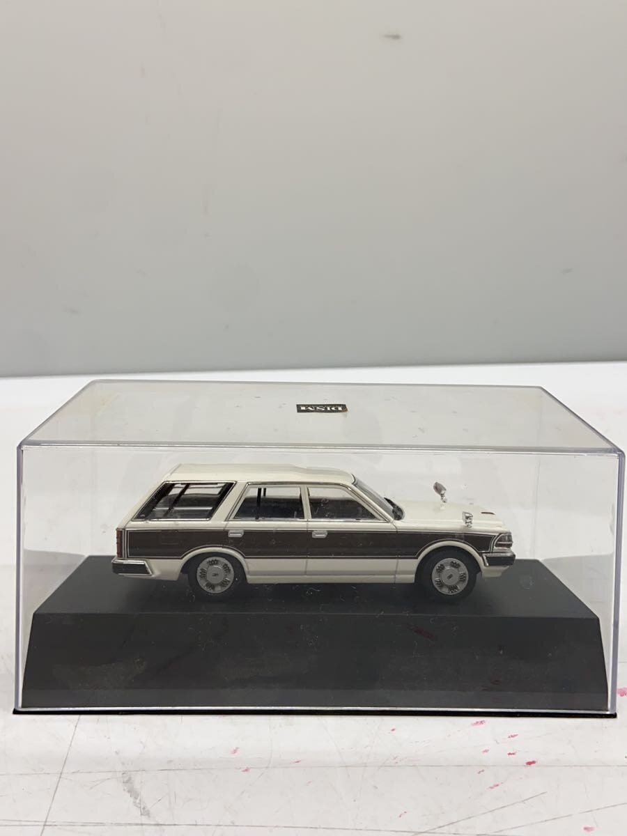 DISM Y30 Cedric Van Late Model V20E Deluxe Woody Side Panel Mini Car