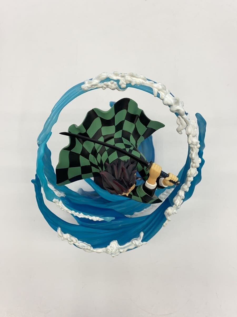 BANDAI SPIRITS Figuarts Tanjiro Kamado (Demon Slayer: Kimetsu no Yaiba)