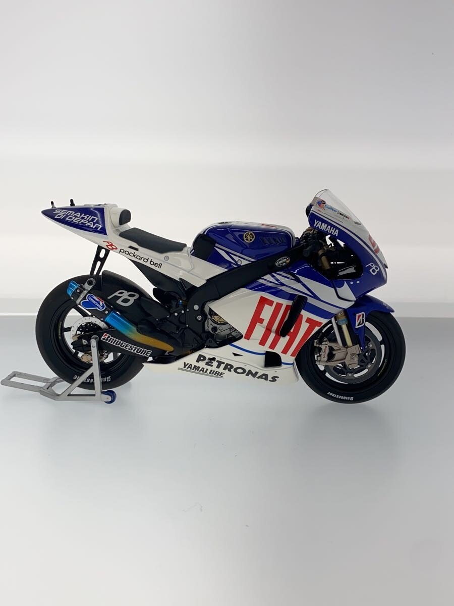MINICHAMPS 1:12 Yamaha YZR-M1 Fiat Yamaha MotoGP 2010 #99 (122103099)