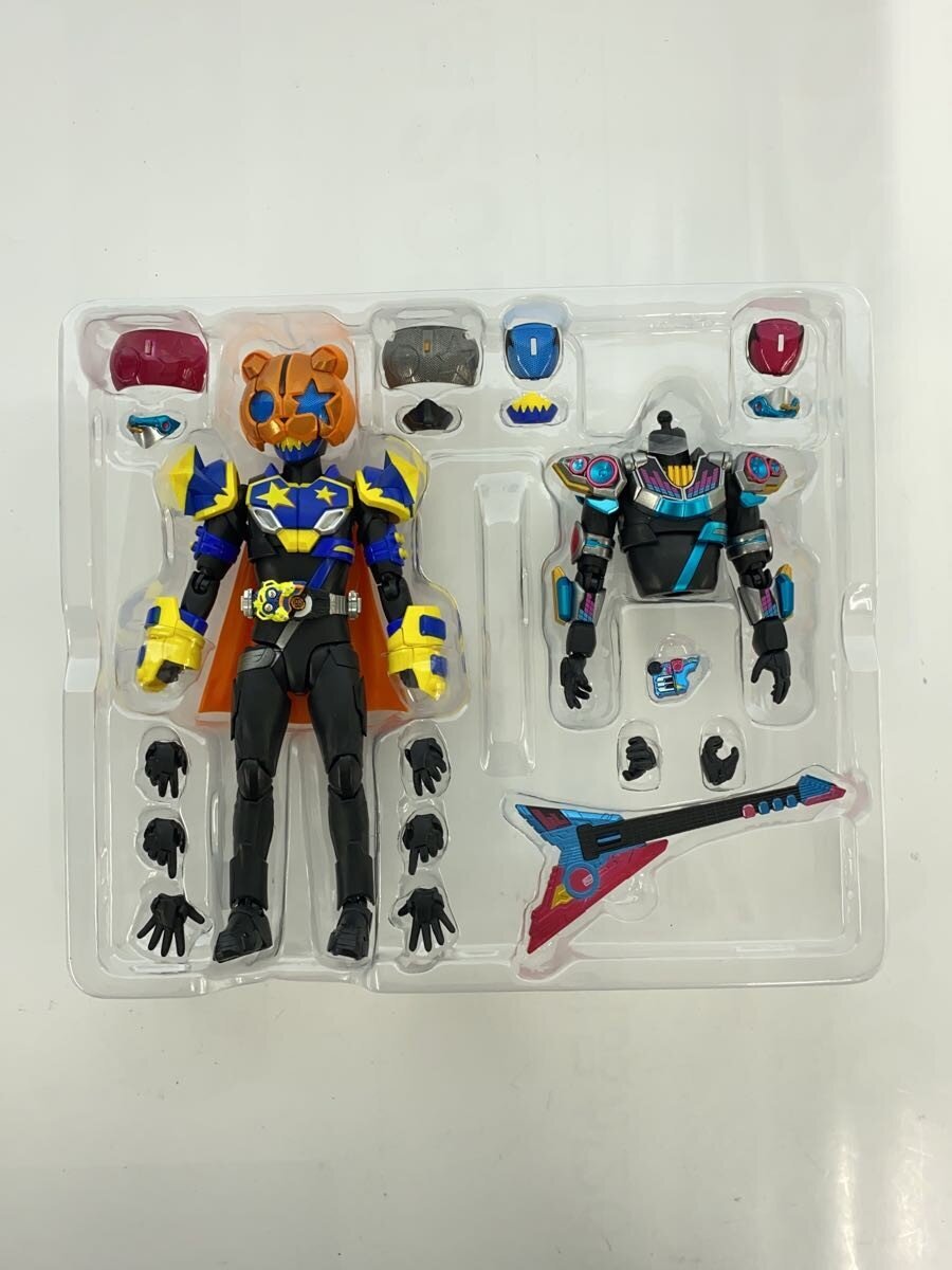 BANDAI SPIRITS S.H.Figuarts Kamen Rider Geats (Punk Jack Monster Form / Beat Form)