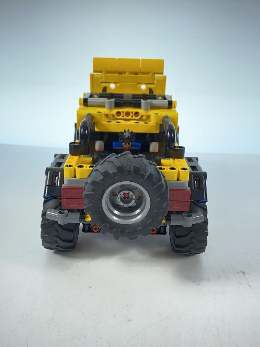 LEGO TECHNIC Jeep 42122 (assembled, sold as-is, parts not checked)