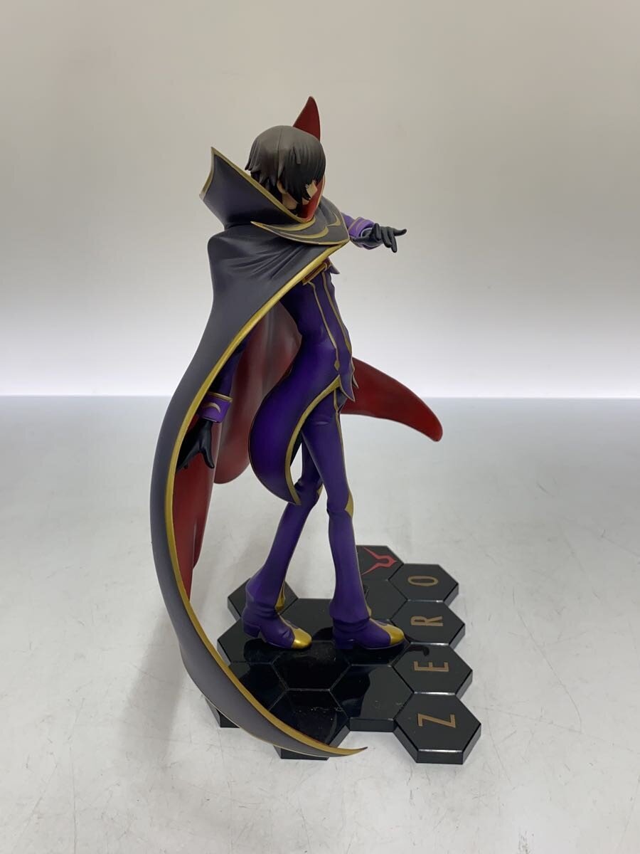 Mega House Figure