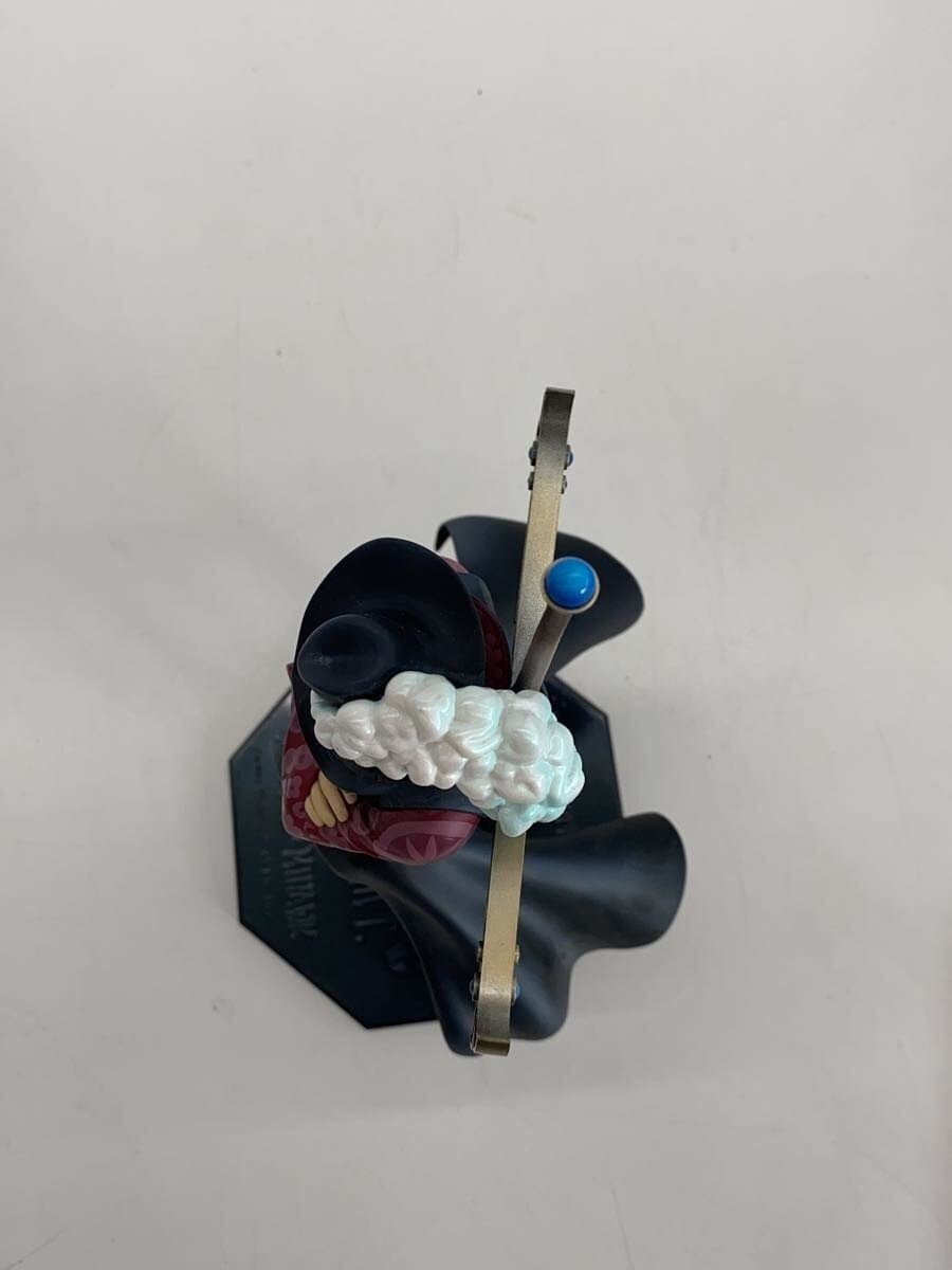 Mega House One Piece POP ver.2 Dracule Mihawk Figure