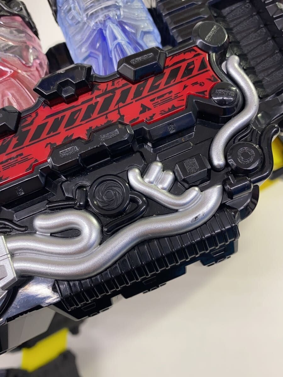 BANDAI DX Build Driver & Full Bottle Set (Kamen Rider Build) - Small Scratches, No Box/Manual