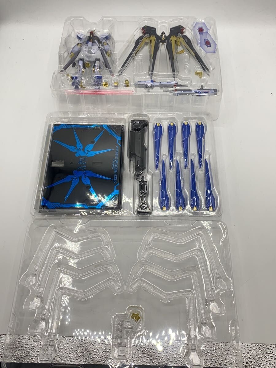 BANDAI SPIRITS METAL ROBOT Damashii Strike Freedom Gundam Figure