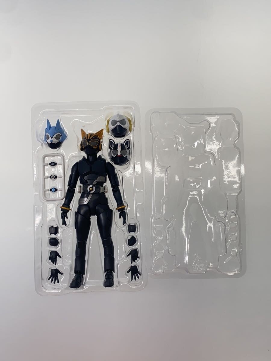 BANDAI SPIRITS S.H.Figuarts Nago Entry Raise Form & Set