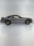 AUTOart 1:18 Ford Mustang GT (2004/2005) PERFORMANCE Series 73013 (Silver)