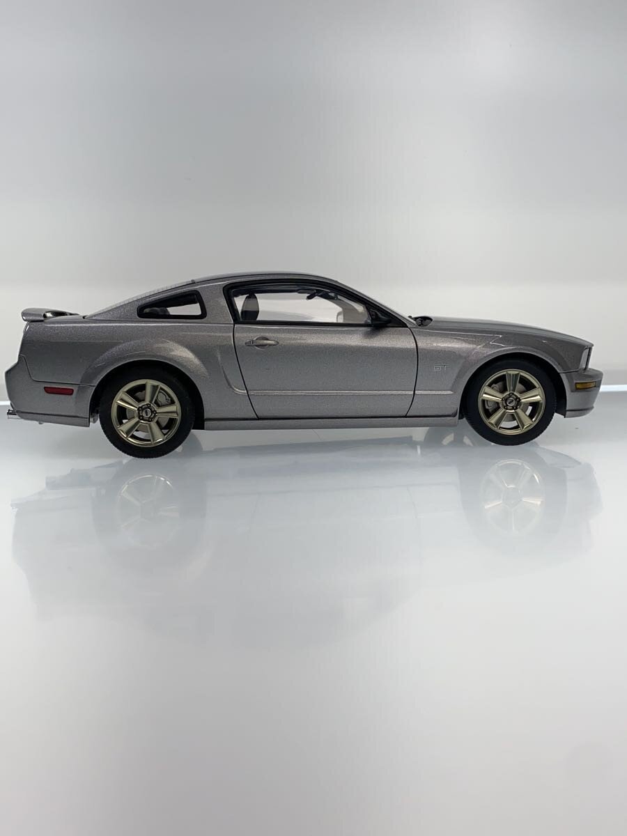 AUTOart 1:18 Ford Mustang GT (2004/2005) PERFORMANCE Series 73013 (Silver)