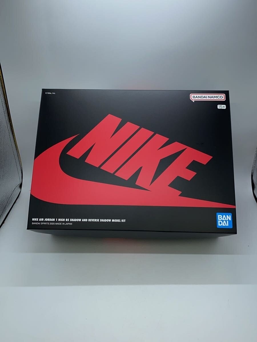 BANDAI × NIKE Model Kit