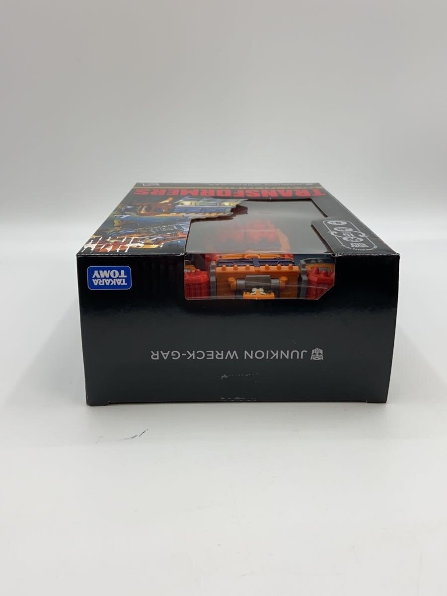 TAKARA TOMY Figure