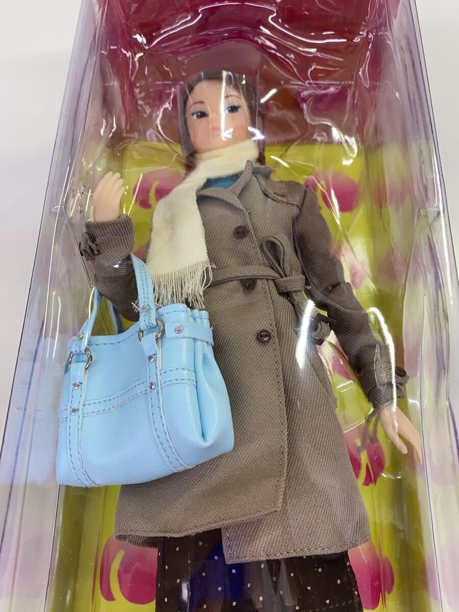 SEKIGUCHI PetWORKSs momoko 1:6 Real Fashion Doll Cafe au Lait with Sugar Cube