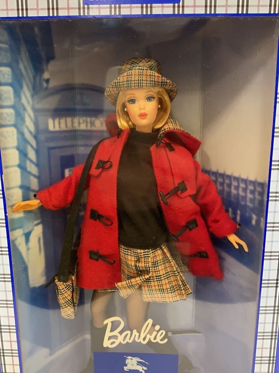 Barbie × BURBERRY BLUE LABEL Figure