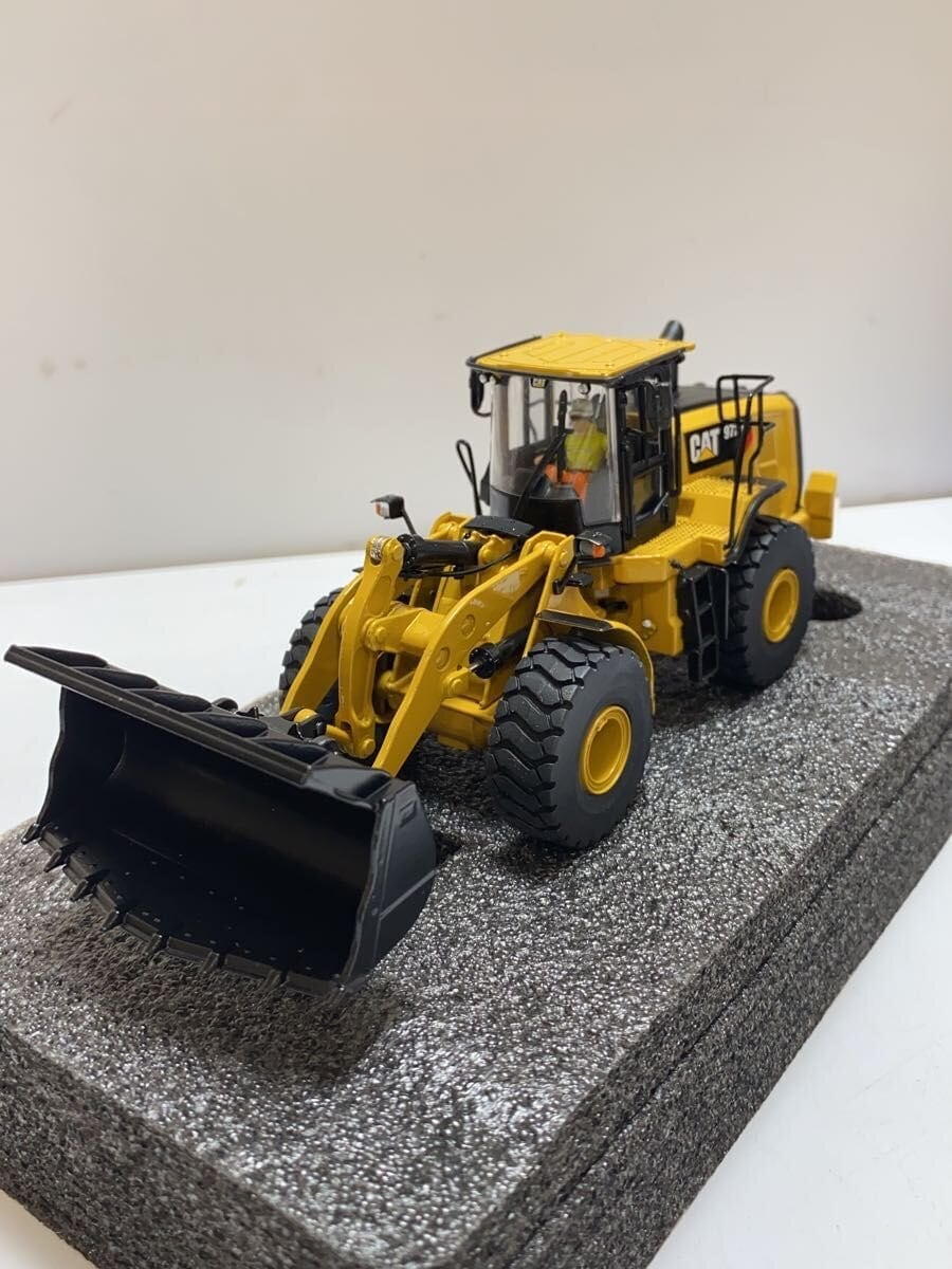 Other Brand DIECAST MASTER 1:50 972M Wheel Loader 85927 Diecast Model