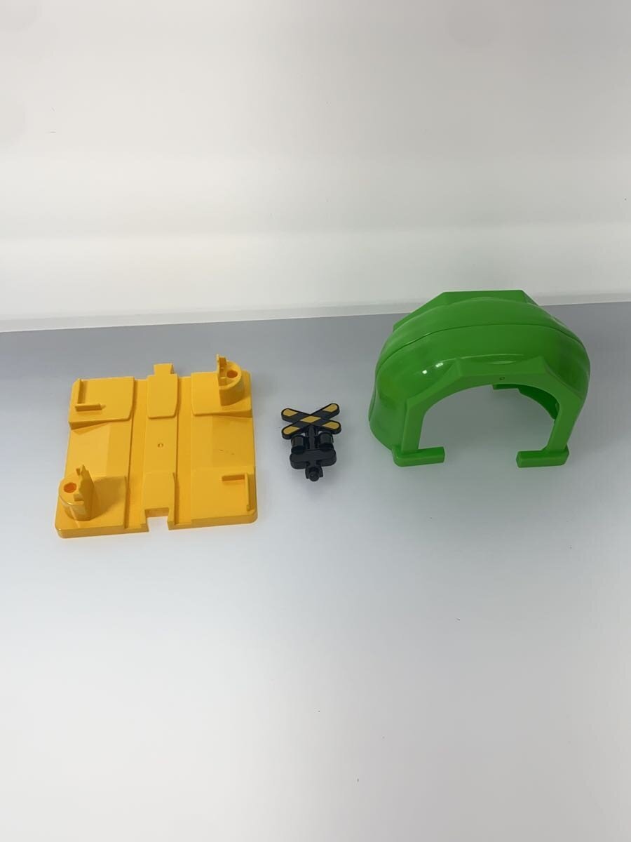 TAKARA TOMY Plarail Basic Rail Set - Makes 10 Layouts