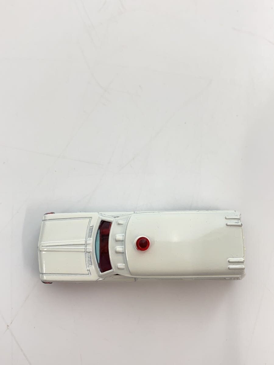 TAKARA TOMY Tomica Toyota Ambulance (Tomica No. 40)