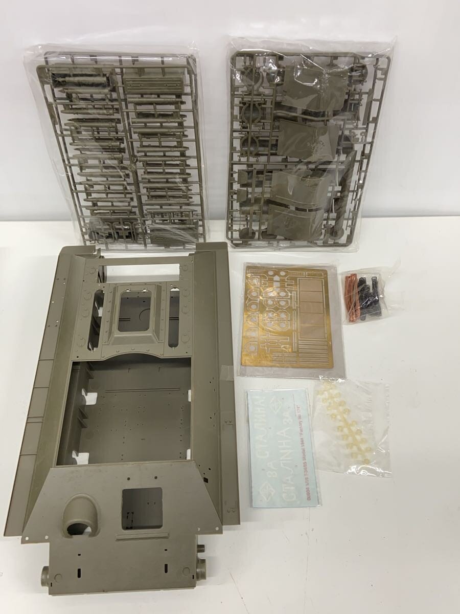 Other Brand Plastic Model T-34/85 (Model 1944 Factory)
