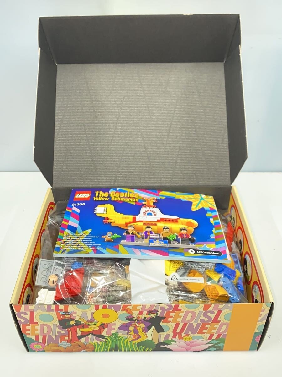 LEGO The Beatles 21306 Yellow Submarine