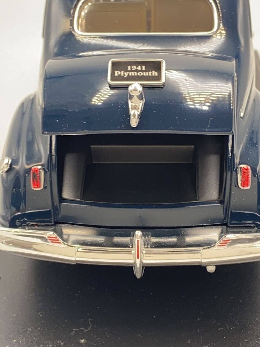 Other Brand ROAD SIGNATURE 1941 PLYMOUTH (boys' toy)